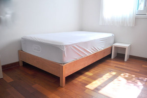 벗나무 헤드없는 침대